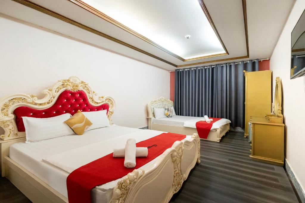 Crowne Hotel Bùi Viện